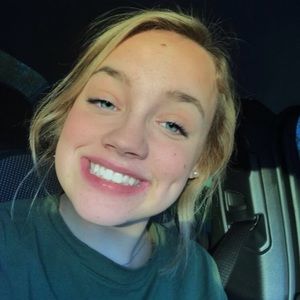 Meet your Posher, Lea